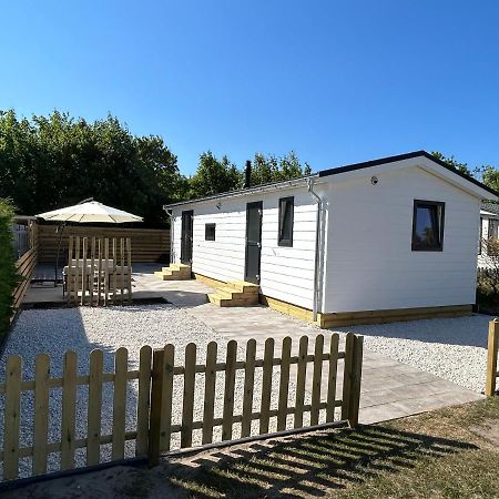 Breezy Beach Chalet Petten Exterior photo
